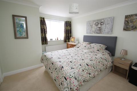 4 bedroom detached house for sale, Angler Road, Salisbury