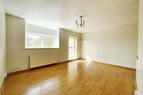 3 bedroom terraced house to rent, Stratton Heights, Cirencester, Gloucestershire, GL7