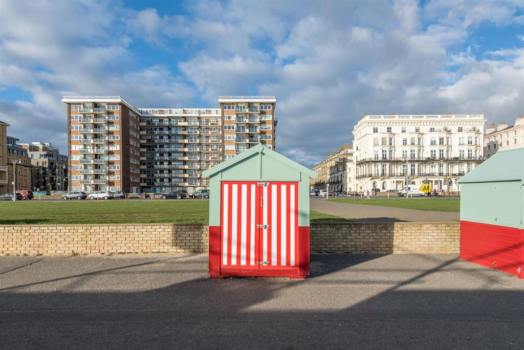 Beach Hut 18c 5.jpg