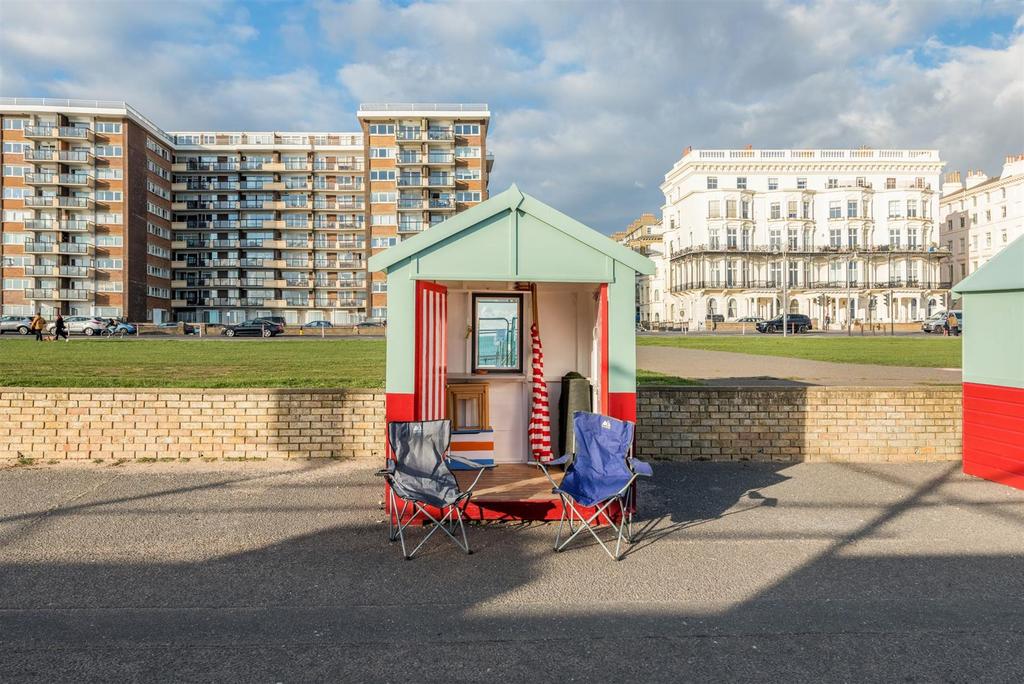 Beach Hut 18c 4.jpg