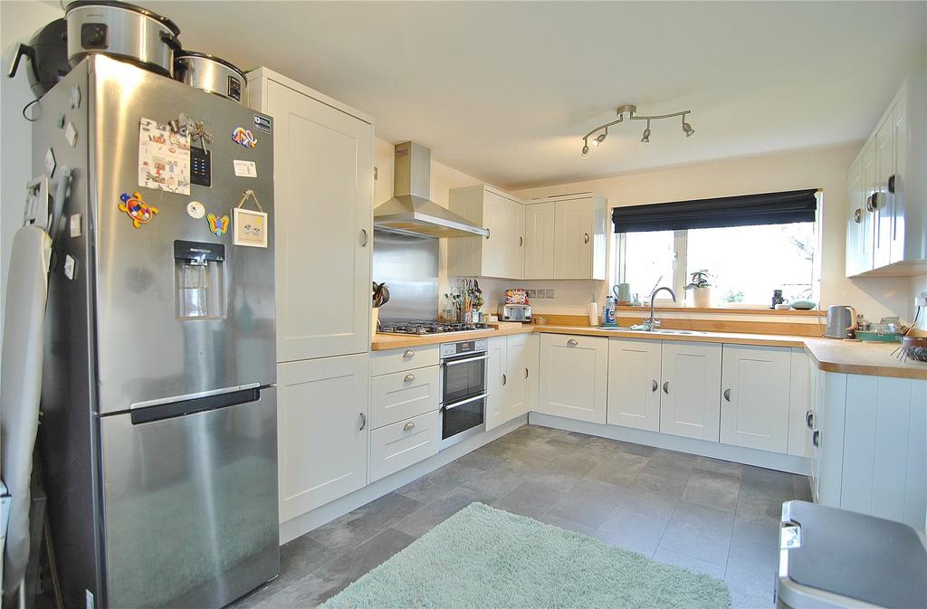 Bracelands, Stroud... 4 bed semidetached house for sale £