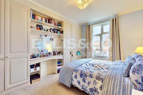 4 bedroom semi-detached house for sale - Park Road, Wembley, Middlesex, HA0