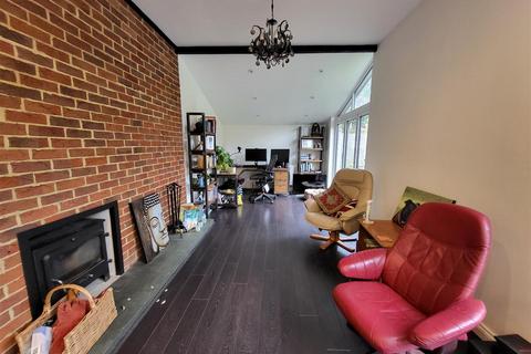4 bedroom house to rent - Brompton Farm Road, Rochester