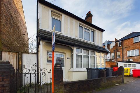 3 bedroom detached house for sale - Victoria Road, Coulsdon CR5