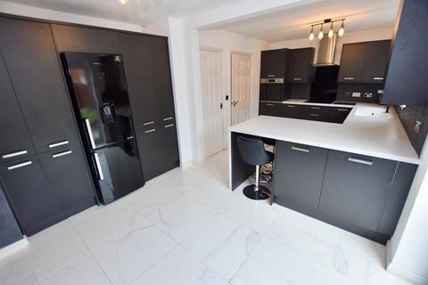 4 bedroom terraced house for sale - Seashell Close, Allesley, Coventry - NO CHAIN
