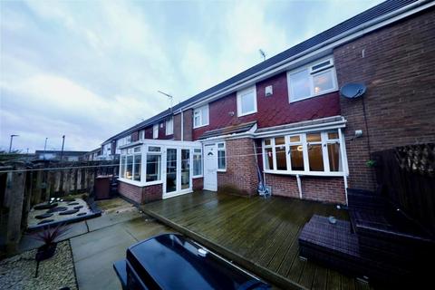 3 bedroom terraced house for sale, Dulverton Close, Bransholme, Hull