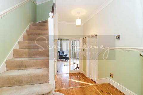 4 bedroom property for sale, Langley Row, Barnet EN5