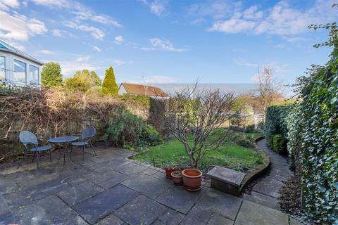 6 Langley Row, Barnet, EN5 4PB