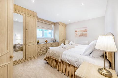 3 bedroom bungalow to rent, Honeys, Bracklesham Bay