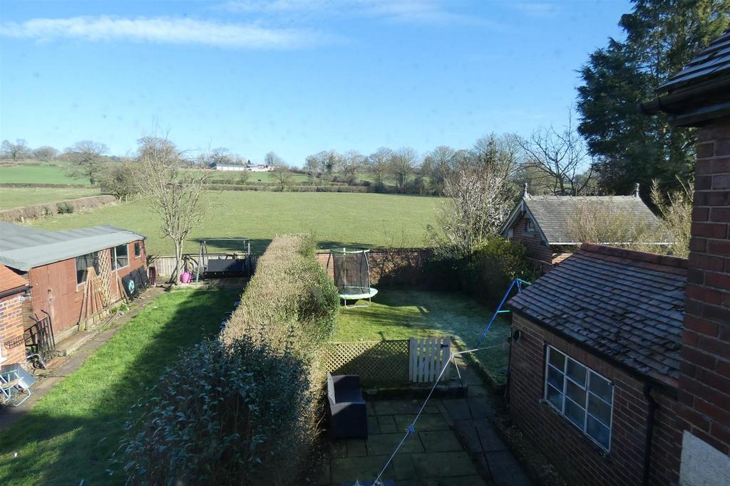 Uttoxeter Road, Checkley, StokeOnTrent 3 bed semidetached house for
