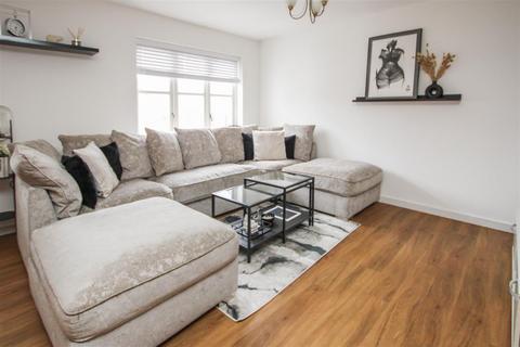 2 bedroom apartment for sale - The Square, Chatham Way, Hart Street, Brentwood