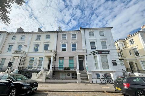 1 bedroom flat for sale, Hyde Gardens, Eastbourne