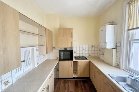 1 bedroom flat for sale, Hyde Gardens, Eastbourne