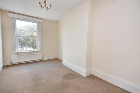 1 bedroom flat for sale, Hyde Gardens, Eastbourne