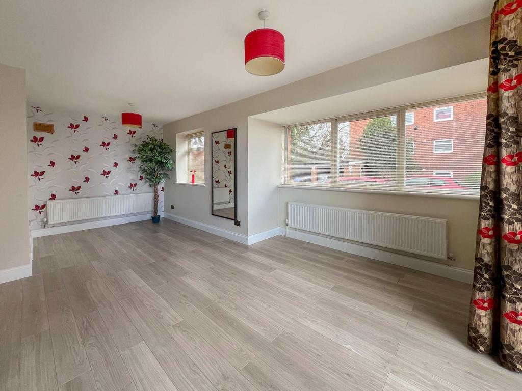 Allesley Hall Drive, Coventry 2 bed flat for sale £165,000