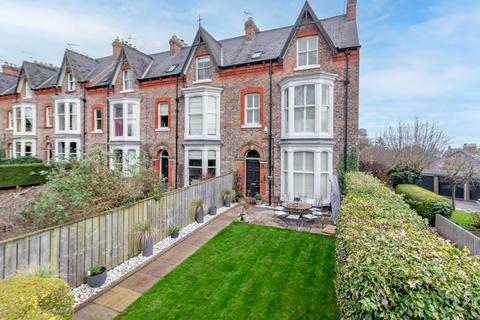 4 bedroom end of terrace house for sale, Crescent Parade, Ripon