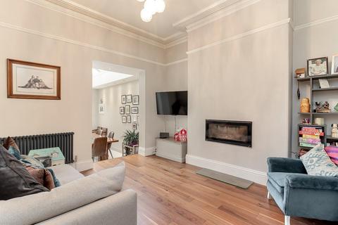 1 Crescent Parade, Ripon, HG4 2JE