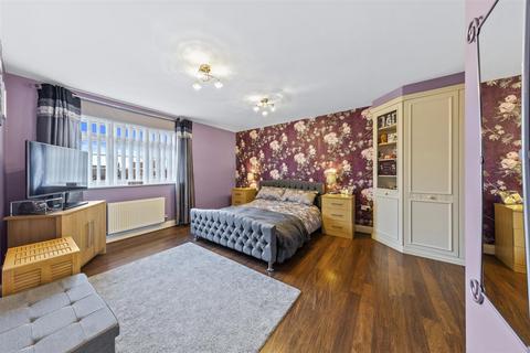 5 bedroom house for sale, Garwood Crescent, Milton Keynes MK8