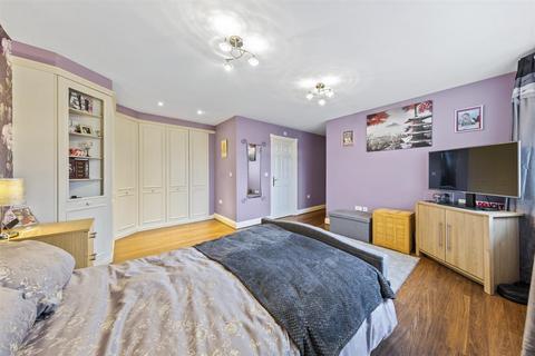 5 bedroom house for sale, Garwood Crescent, Milton Keynes MK8
