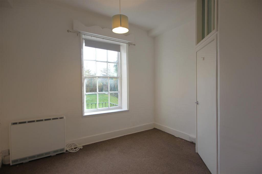 Bedroom 1.JPG