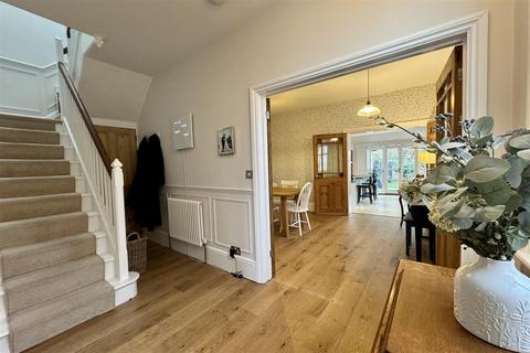 13 Wolseley Road, Godalming, GU7 3DX