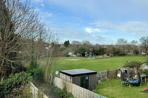 13 Wolseley Road, Godalming, GU7 3DX