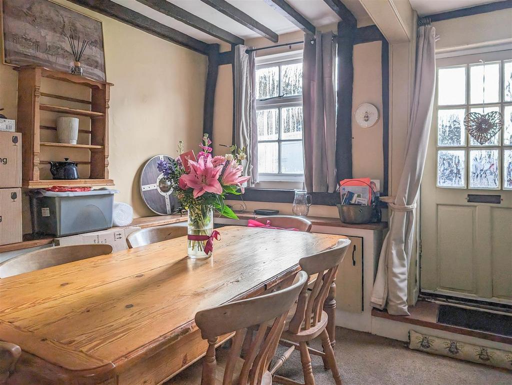 Mill Hill, Newmarket CB8 2 bed cottage for sale £189,950