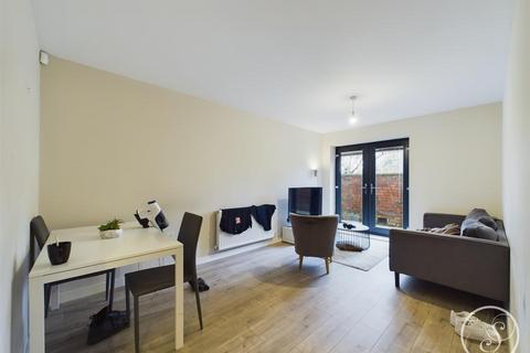 2 bedroom flat for sale, Green Quarter, Cross Green, Leeds