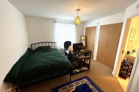 2 bedroom flat for sale, Priestfields, Leigh