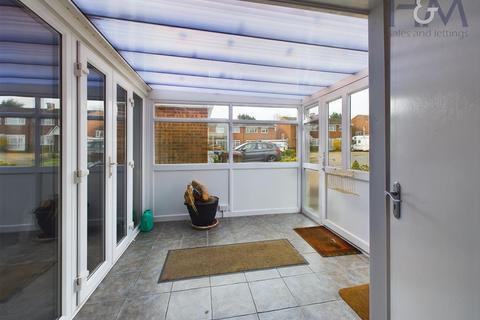 3 bedroom end of terrace house for sale, Becket Gardens, Welwyn