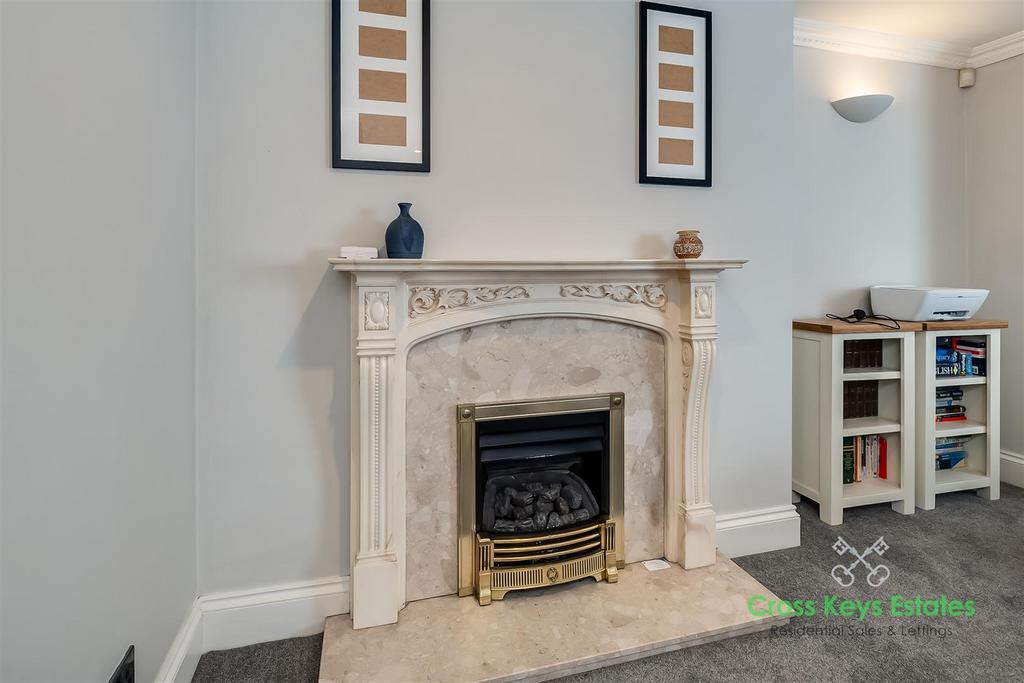 Lounge/Dining Room