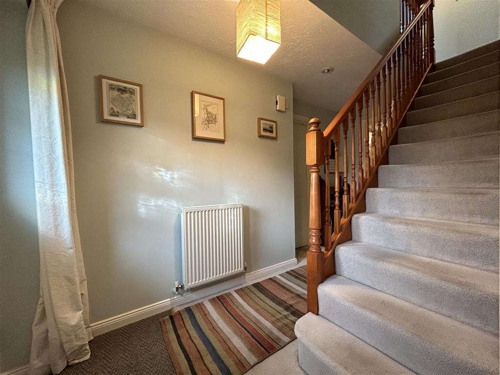 Hallway 2.jpg