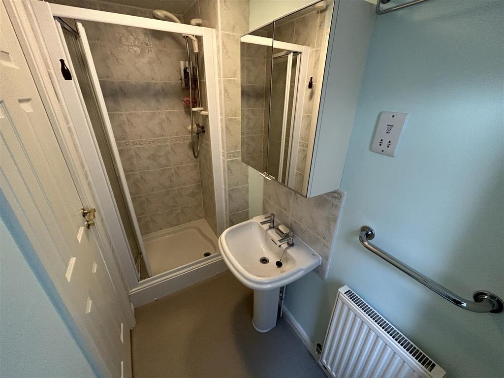 Ensuite (1).jpg