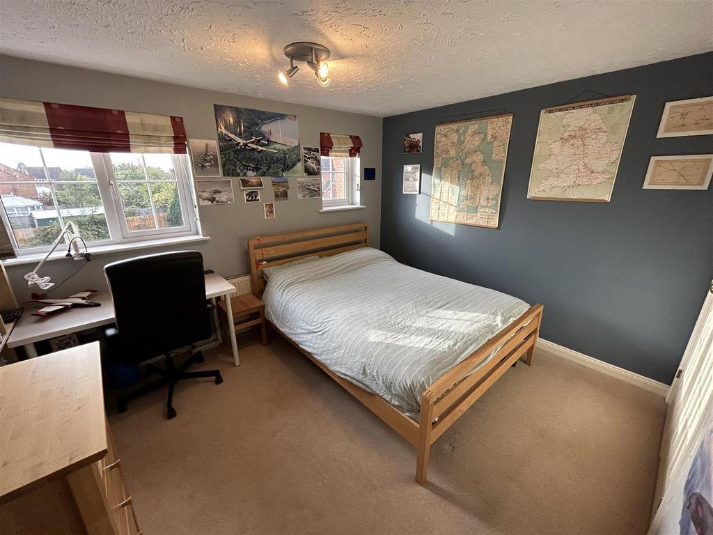 Bedroom 2 (2).jpg
