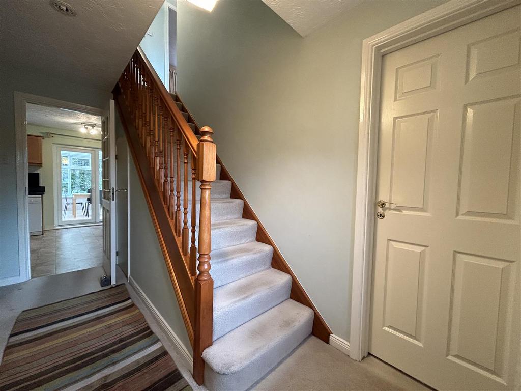 Hallway 1.jpg