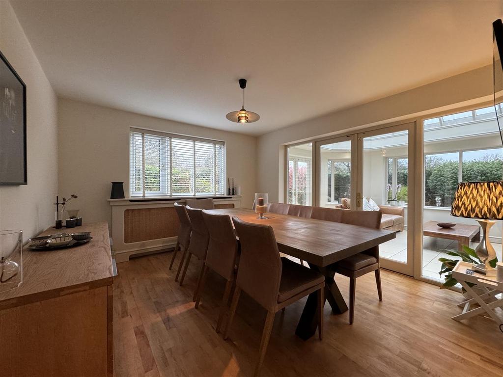 DINING ROOM A.jpg