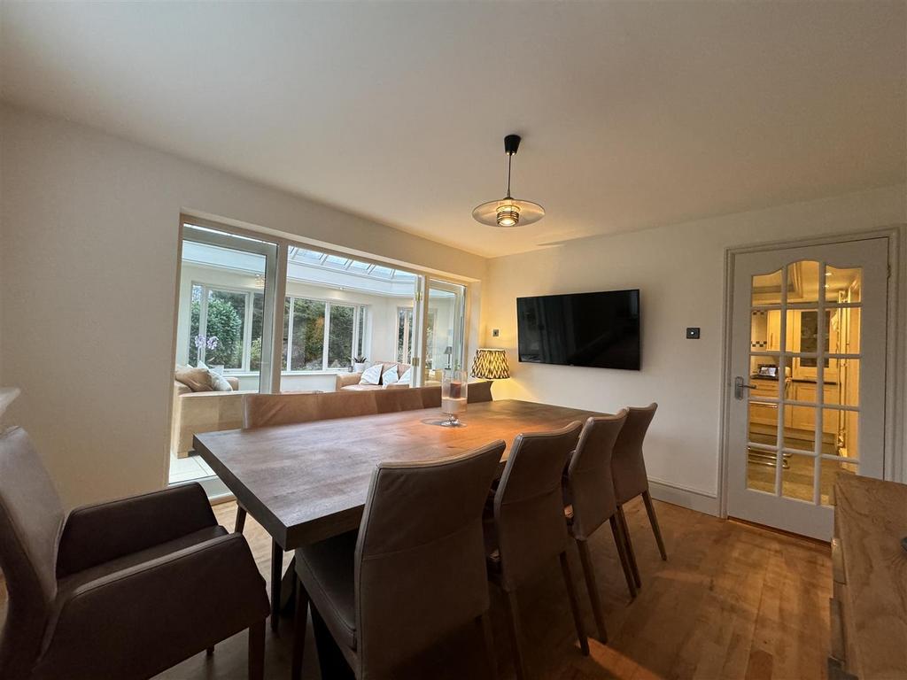 DINING ROOM C.jpg