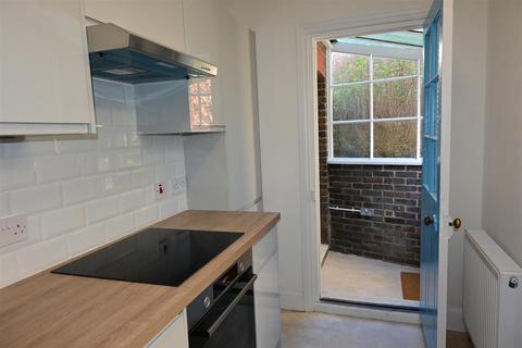3 bedroom semi-detached house to rent - Maldon Road, Brighton