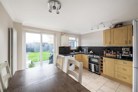2 bedroom terraced house for sale, Rothervale, Horley