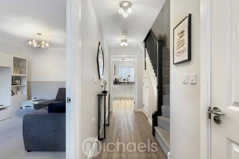 14 Evans Way, Witham, CM8 2FX