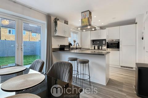 14 Evans Way, Witham, CM8 2FX