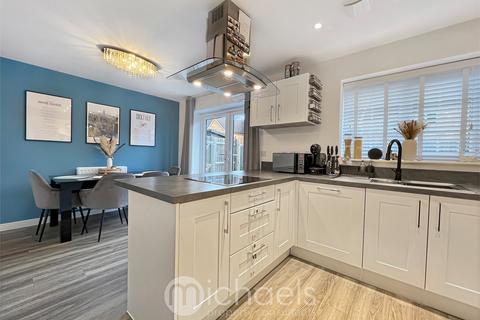 14 Evans Way, Witham, CM8 2FX