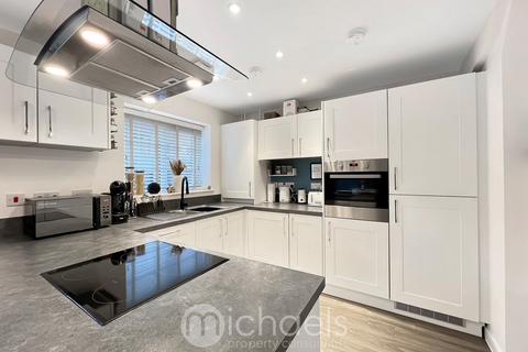 14 Evans Way, Witham, CM8 2FX