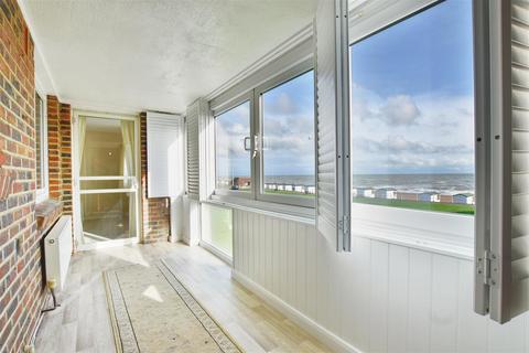 2 bedroom flat for sale, De La Warr Parade, Bexhill-On-Sea