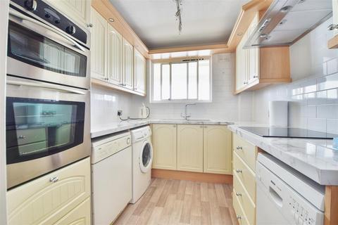 2 bedroom flat for sale, De La Warr Parade, Bexhill-On-Sea
