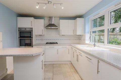 70 Earles Meadow, Horsham, RH12 4HR