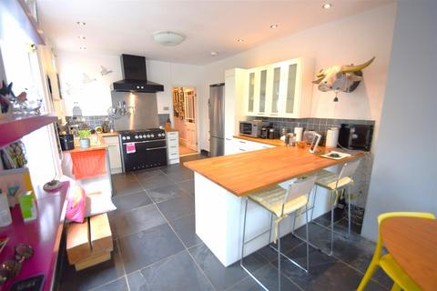 4 bedroom terraced house for sale, Station Road, Shirehampton