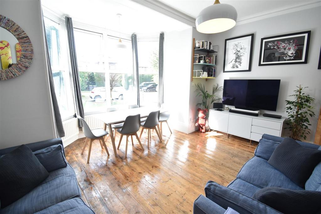 Manor Drive, Surbiton 1 bed apartment £1,450 pcm (£335 pw)