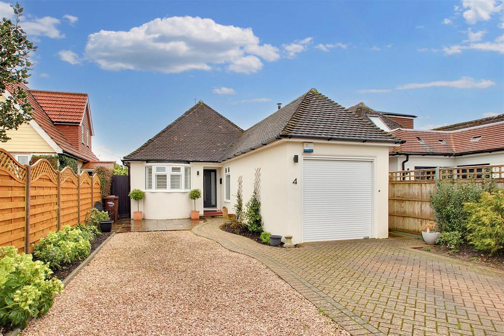 Ocean Drive, Ferring, Worthing 3 bed detached bungalow for sale £650,000