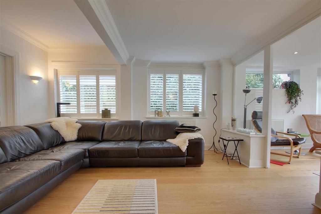 Ocean Drive, Ferring, Worthing 3 bed detached bungalow for sale £650,000